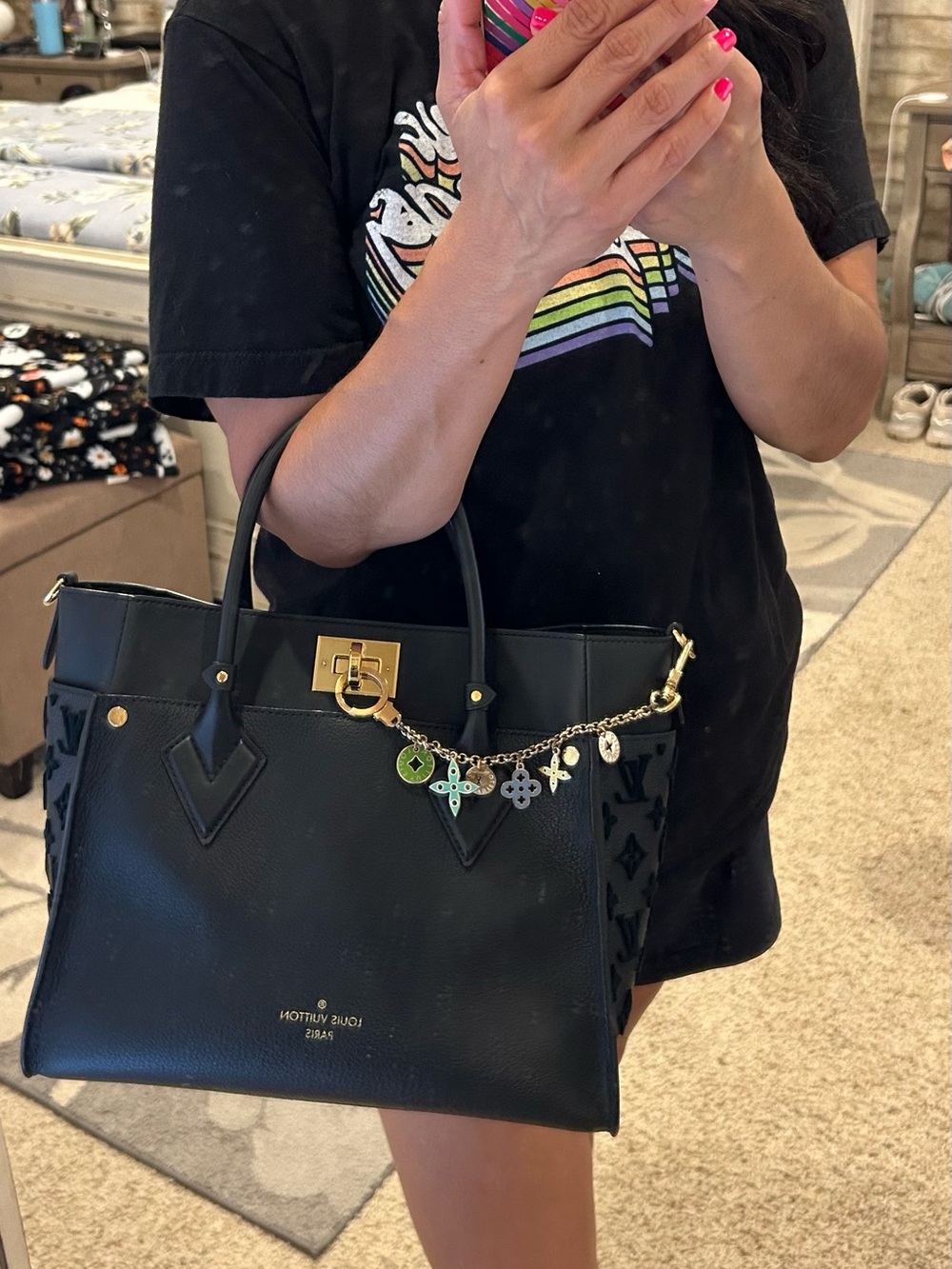 Authentic Louis Vuitton On My Side MM - Picture 13 of 15